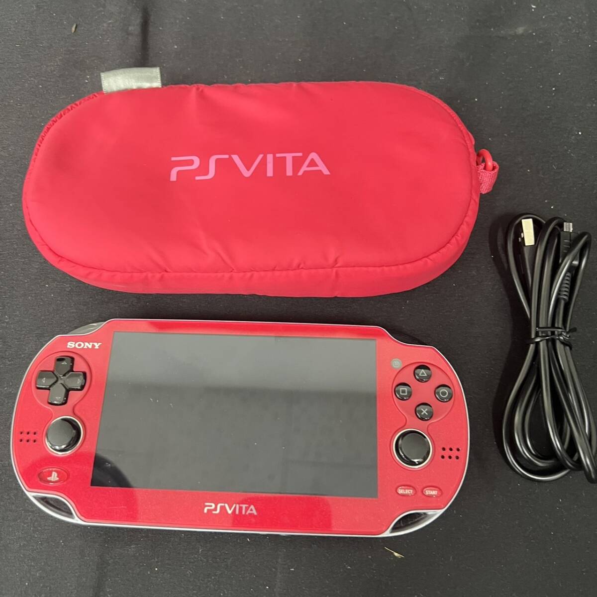 PS Vita 赤色 本体 シリコンカバー付き おまけソフト2本セット