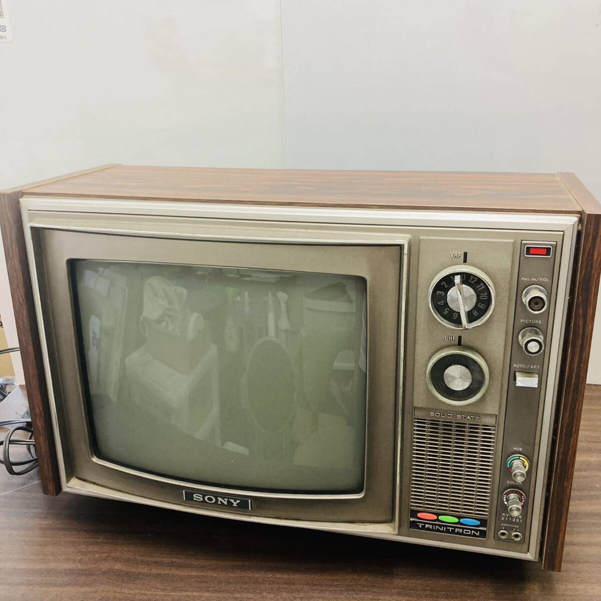 希少 レトロSONY Trinitron 10型ブラウン管テレビ