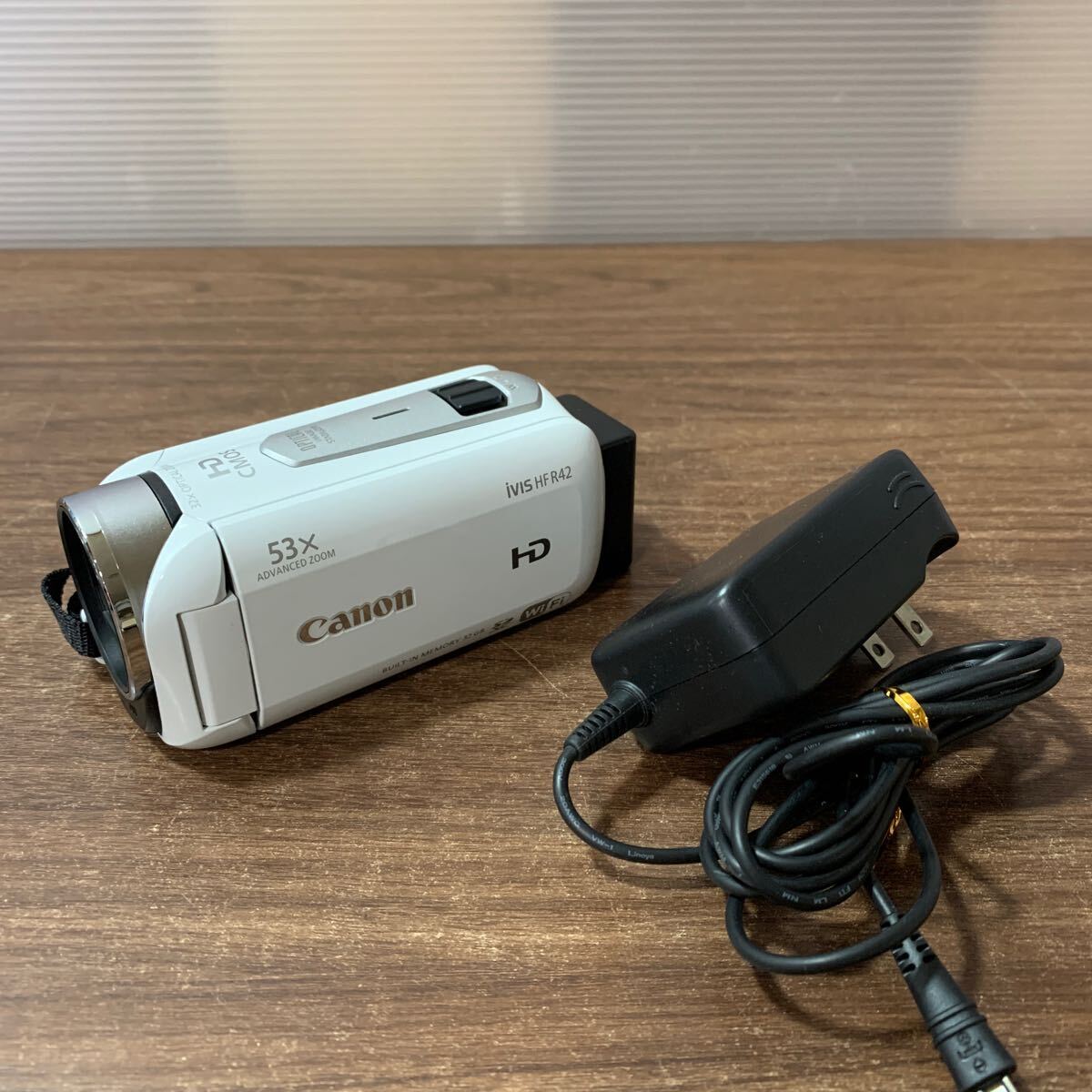 Canon デジタルビデオカメラ iVIS HF R42 ホワイト Canon iVIS HF R42
