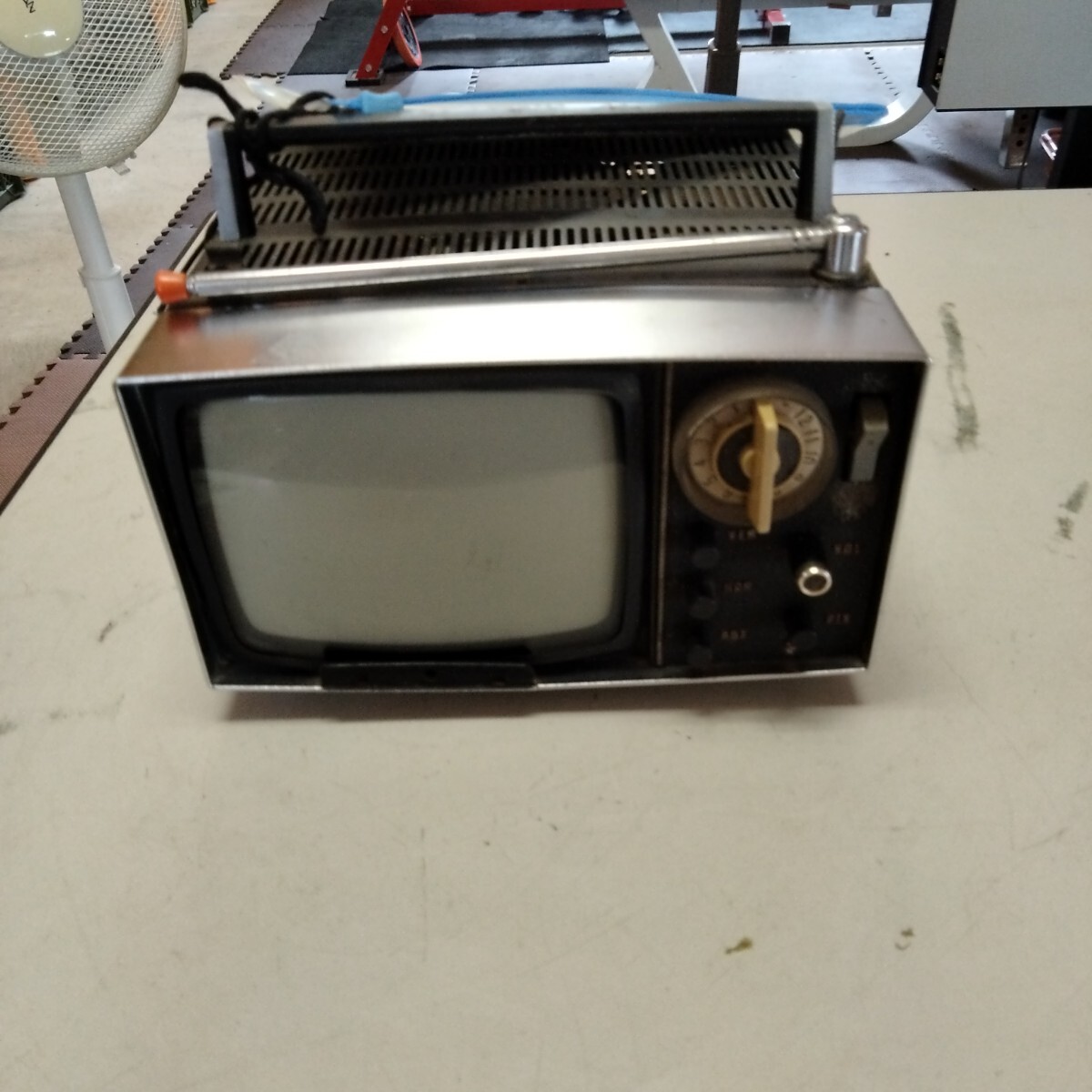 SONY】 ブラウン管テレビ アナログトランジスタテレビジョンレシーバ