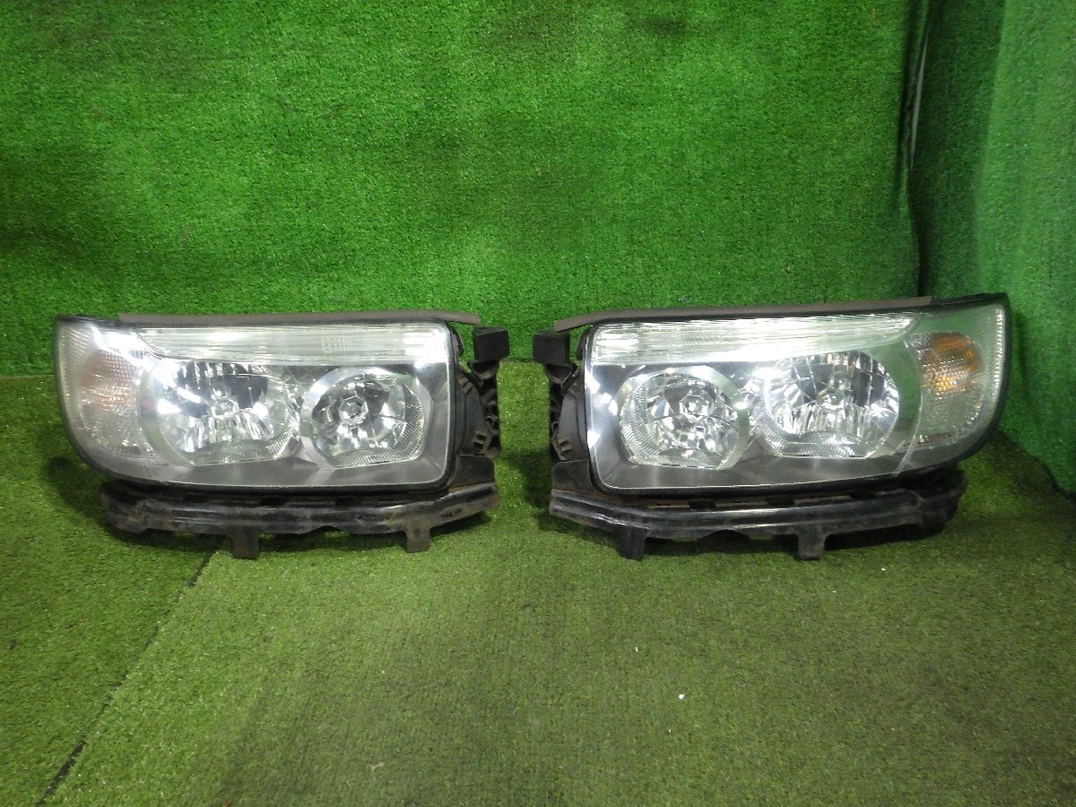 良品 点灯OK ZNE10G 後期 ウィッシュ 純正 HID ヘッドライト 左右 