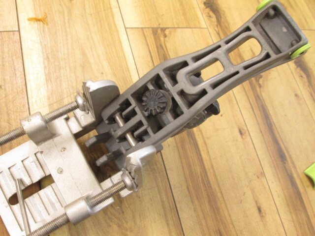 新作，低価 △2台セット! ミノル工業 万能バイス ドアホルダー/建具