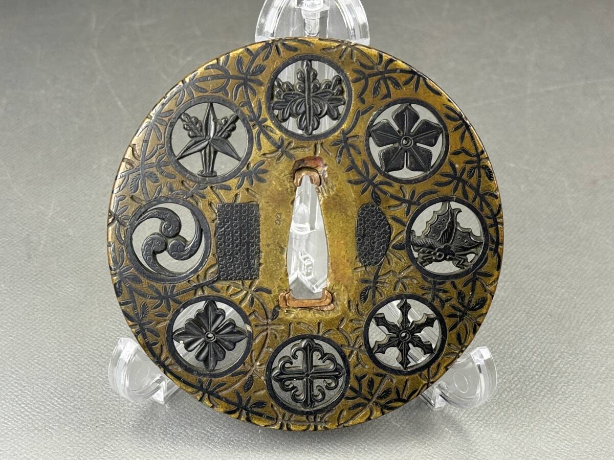 2418＊刀装具 日本刀 小道具 武具 つば 鍔 菊花 桐紋の落札情報詳細