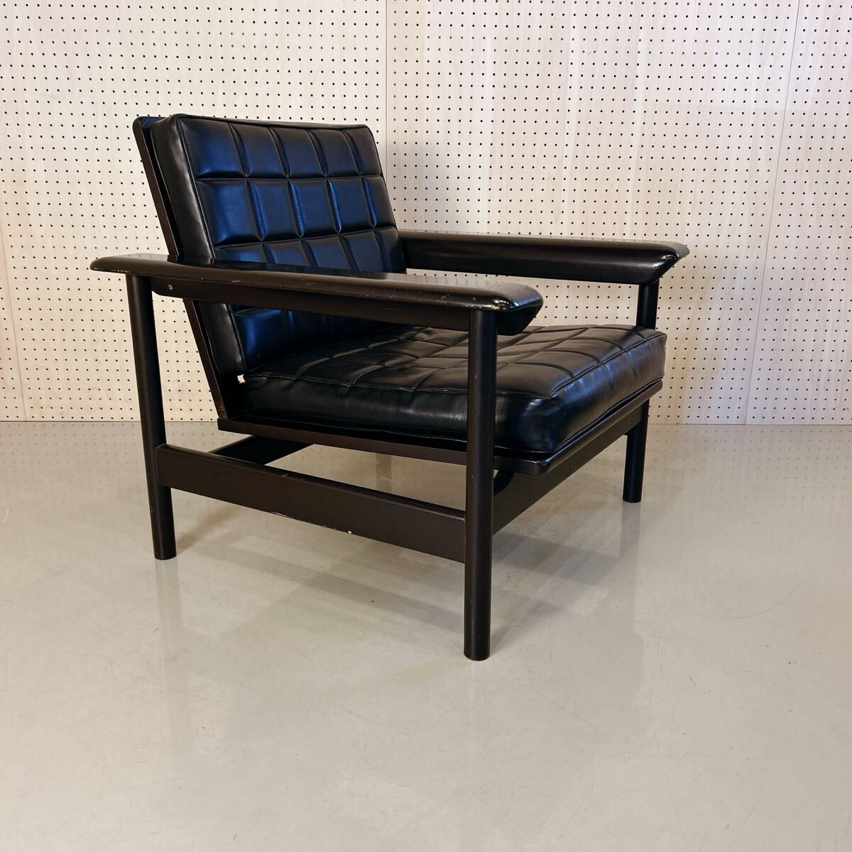 希少 Fasem ファセム社製 ネットイージーチェア 本革 北欧モダン 展示品 極美品 Fasem ファセム アクタス イタリア 本革 オットマン