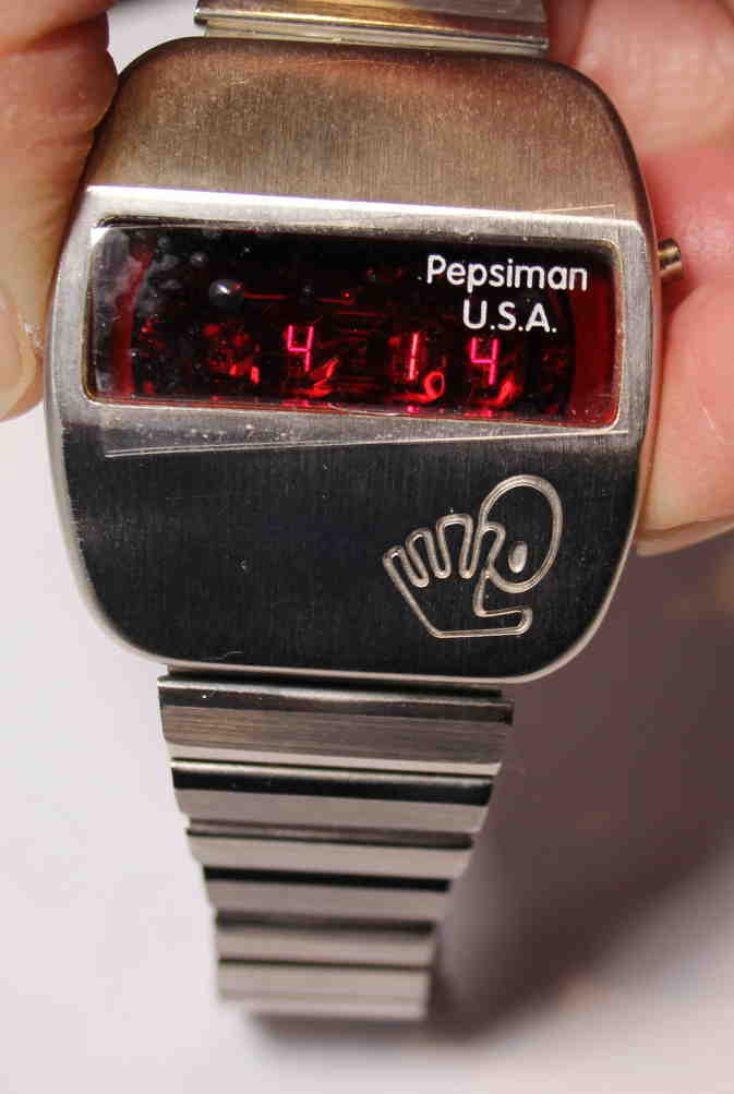 新品未使用 Fossil Pepsiman デジタル腕時計 限定品 ♪Fossil PR-3008 腕時計 シルバー系 Pepsiman U.S.A フォッシル