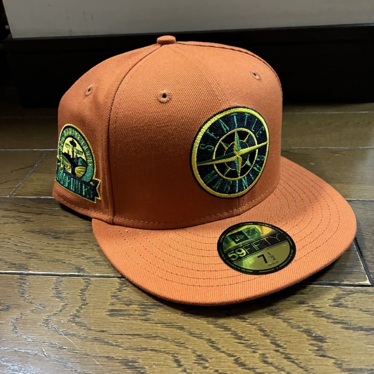 新品】【極美品】激レア！Supreme Air Jordan Wings Logo ステッカー 