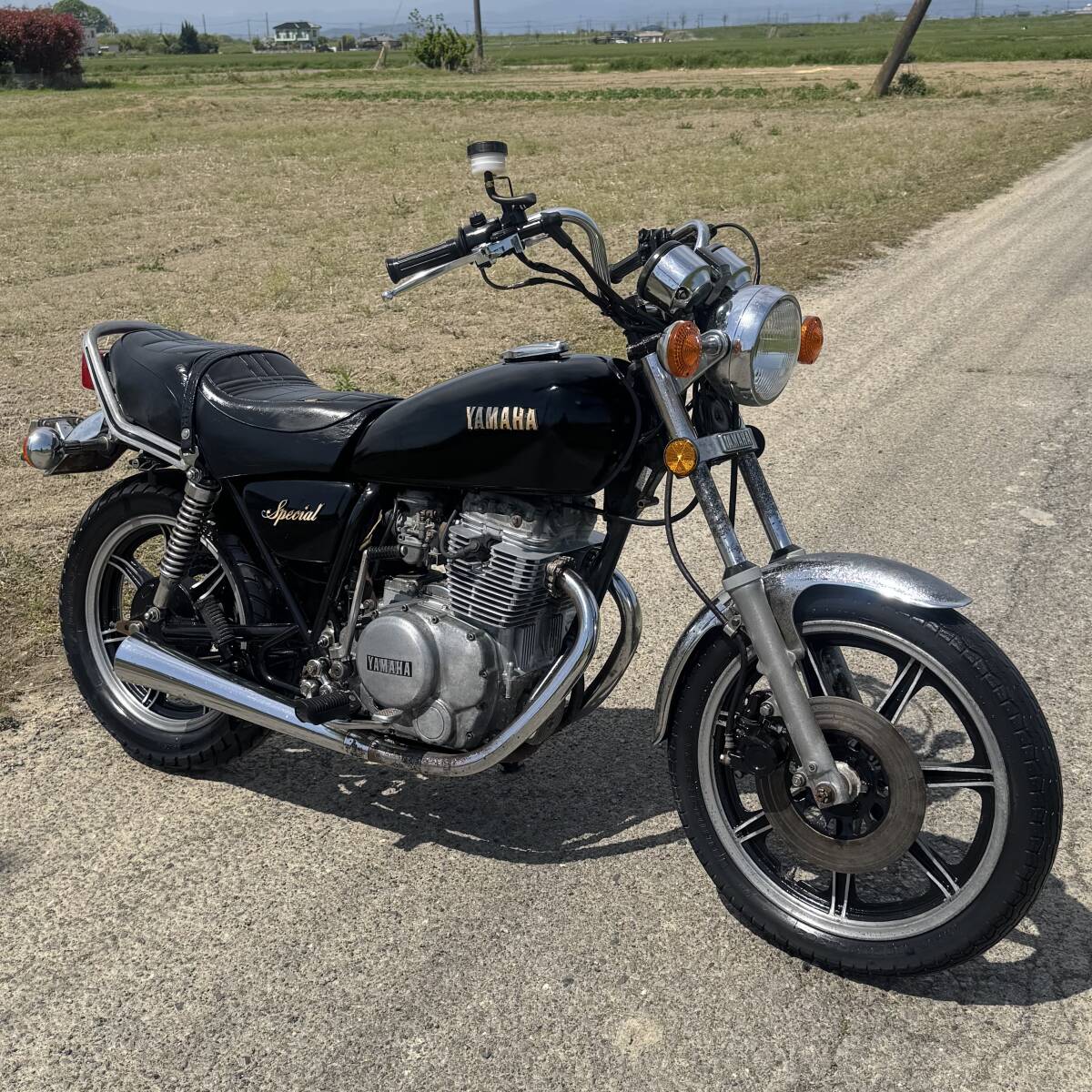 汎用トラッカーシート SR400 TW200 TW225 FTR250 FTR223 スポーツ