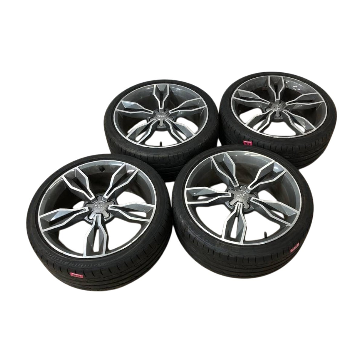 美品 現行型 アウディ A4 S4 8W B9 S-Line 245/40R18 純正アルミ