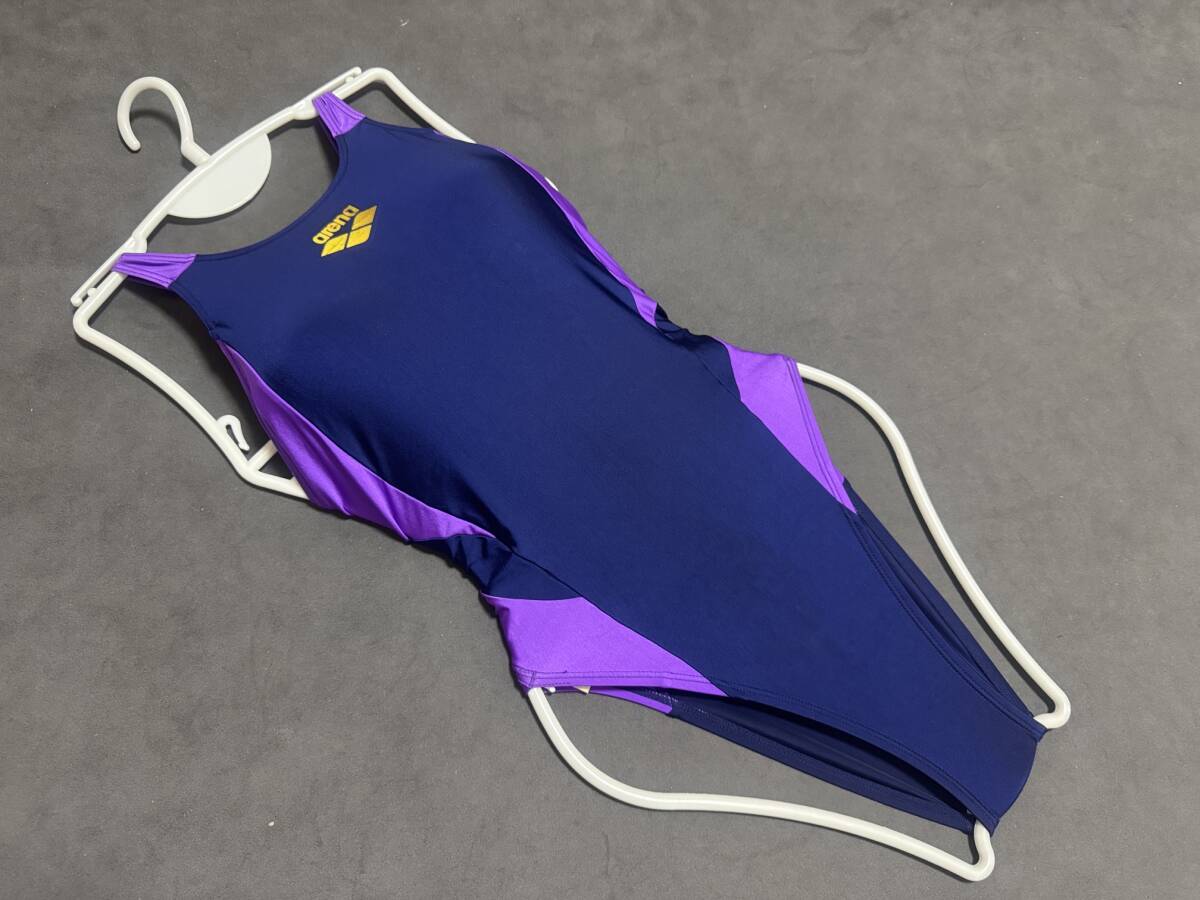 1円スタート】ARENA アリーナ 前後アリーナロゴ ストラッシュ？ つる