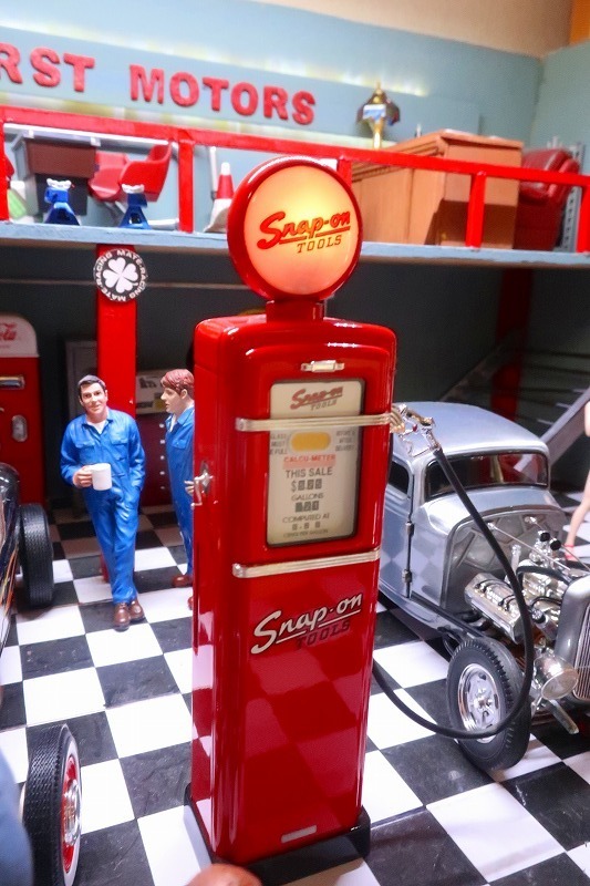スナップオン Snap on ガソリンポンプ型 バンク ジオラマガレージ スナップオン snap on 1/18 リフト シボレー フォード ジオラマの落札