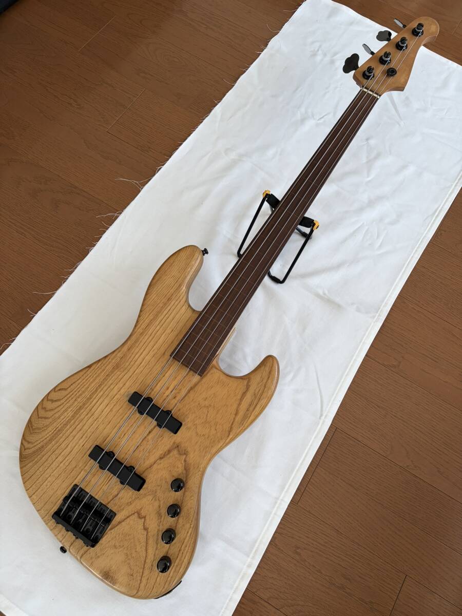 グレコ？詳細不明　プレシジョンベース　改フレットレス　音出OK　中古品 グレコ？詳細不明 プレシジョンベース 改フレットレス 音出OK 中古品