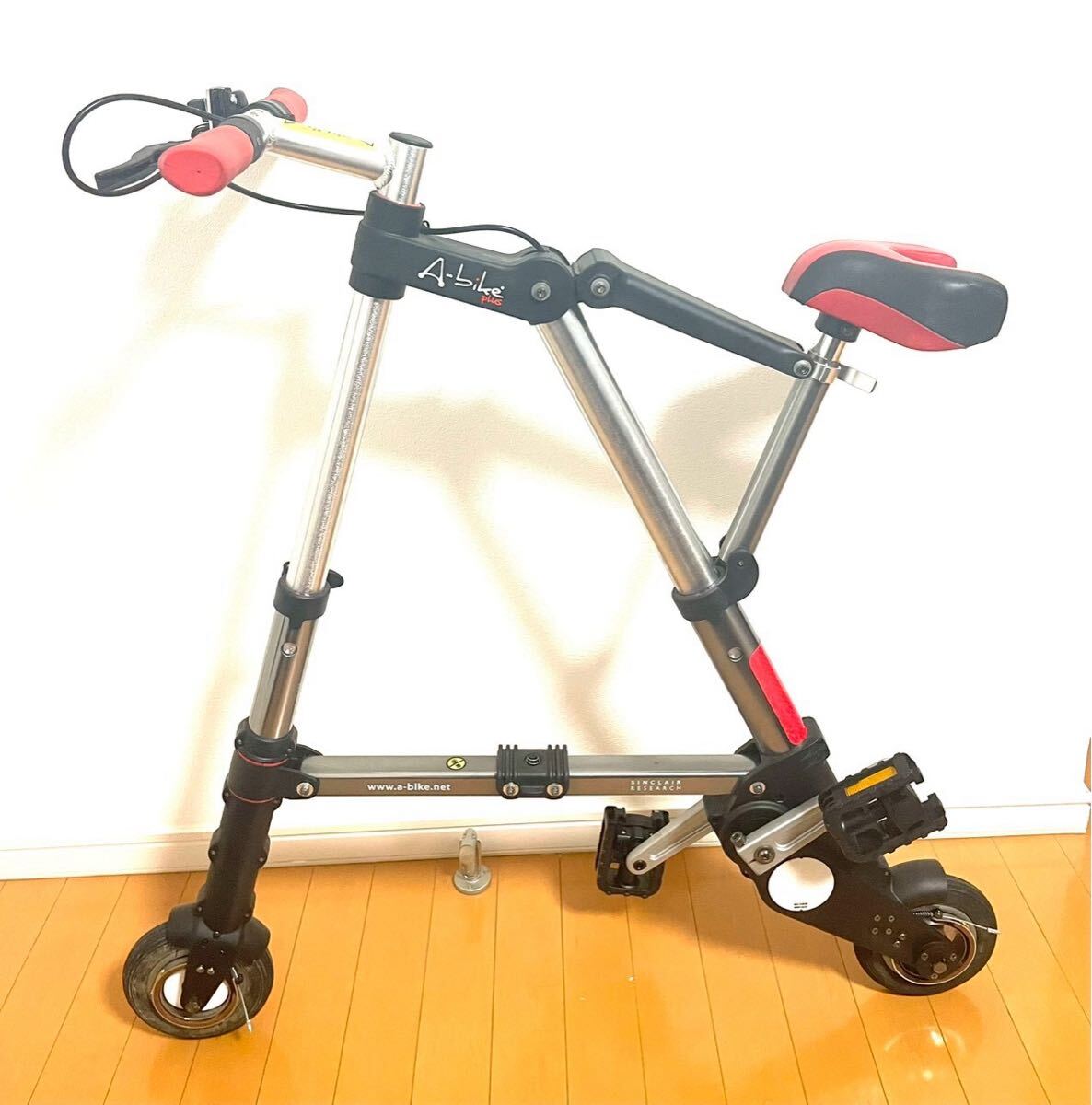 中古】最小軽量折りたたみ自転車 折り畳み自転車 A-bike 8インチ美品の