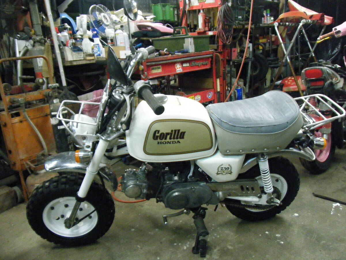 超貴重なホンダモンキー 初期のCZ100 その中でも初期のホワイトタンク