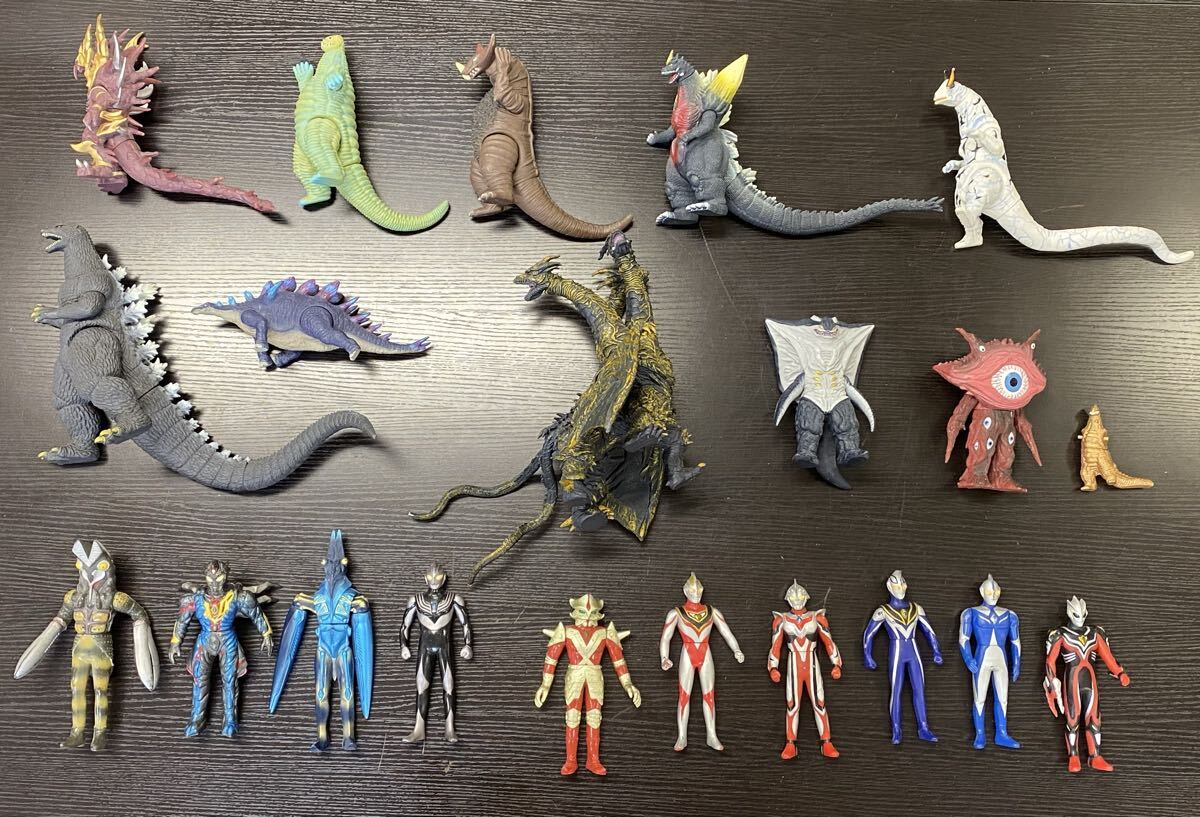 美品・箱欠品】東宝大怪獣シリーズ カイザーギドラ 一般版 完成品
