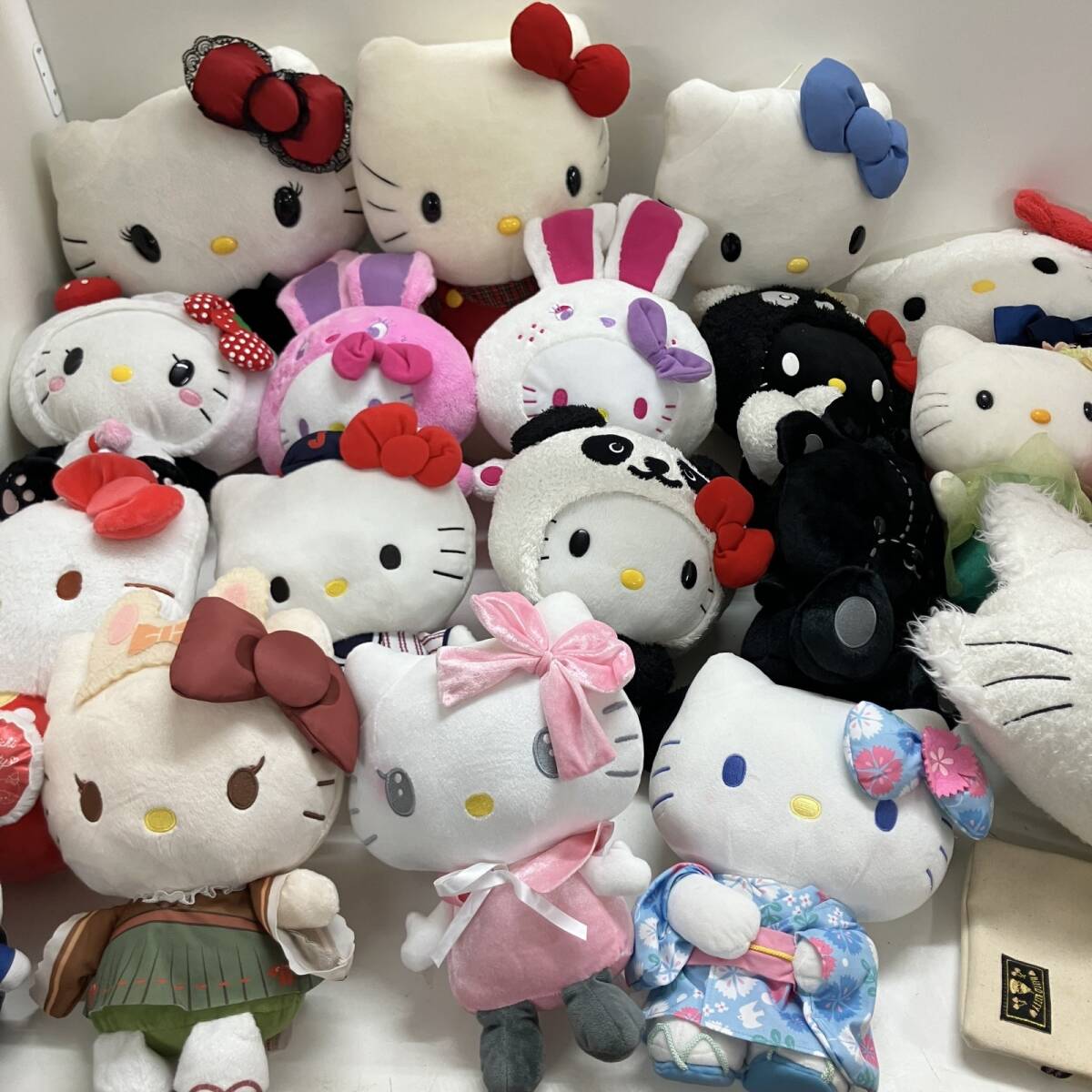 新品】大阪限定☆大丸梅田店 サンリオ ハローキティ タイニーチャム
