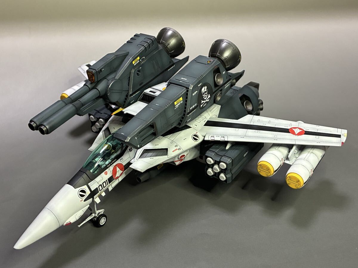 新品】☆完全新作！気まぐれ出品☆ マクロスOP発進シーンジオラマ 1/72
