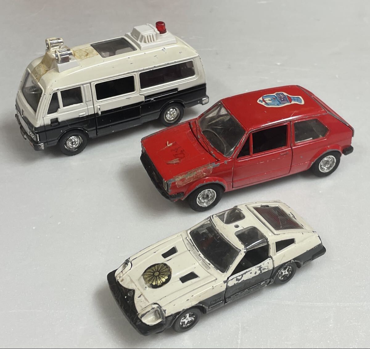 ヨネザワ ダイヤペット ニッサンキャラバンパトカー 中古ヨネザワ