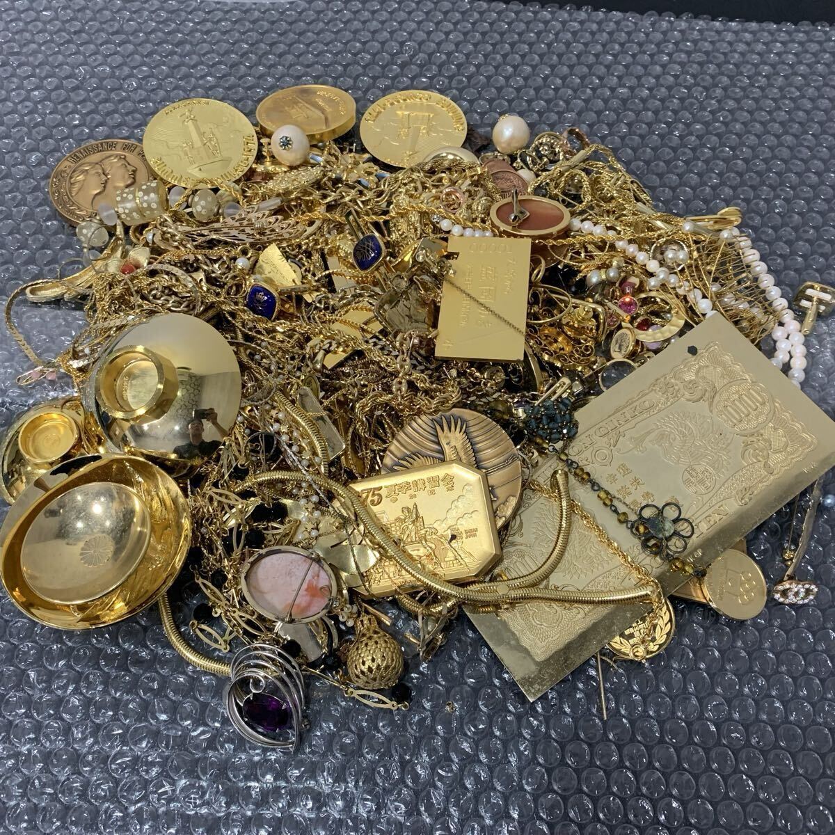 約2.2kg ゴールド系 ヴィンテージアクセサリー 大量まとめ売り 刻印あり含む ゴールドカラー イヤリング 約2534g 大量 豪華 ゴージャス バブル期