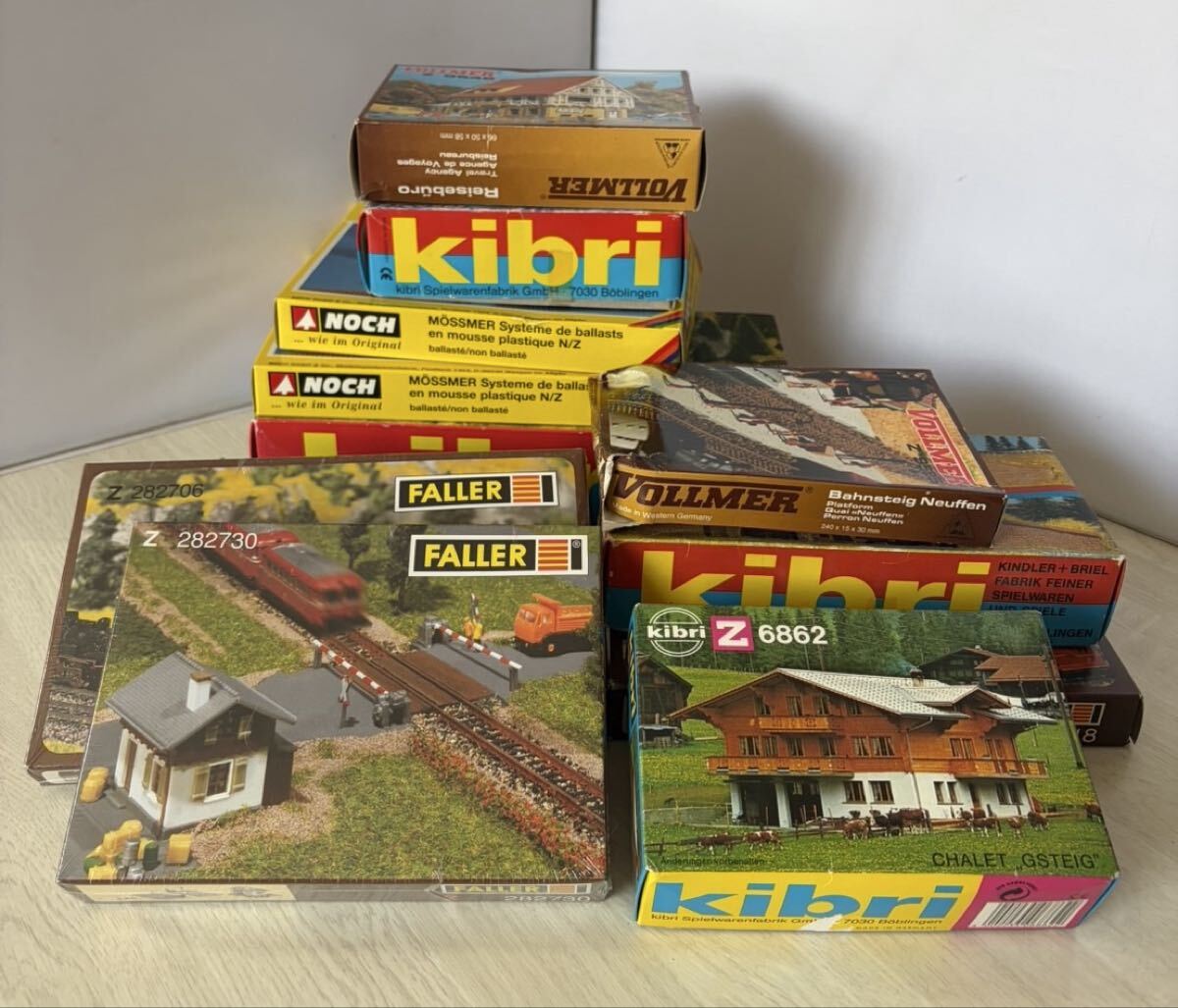 Nゲージ 模型 欧州建物 21点 VOLLMER kibri 他 ストラクチャー Nゲージ KIBRI ストラクチャー 貨物倉庫 1/160サイズ【2829】の落札