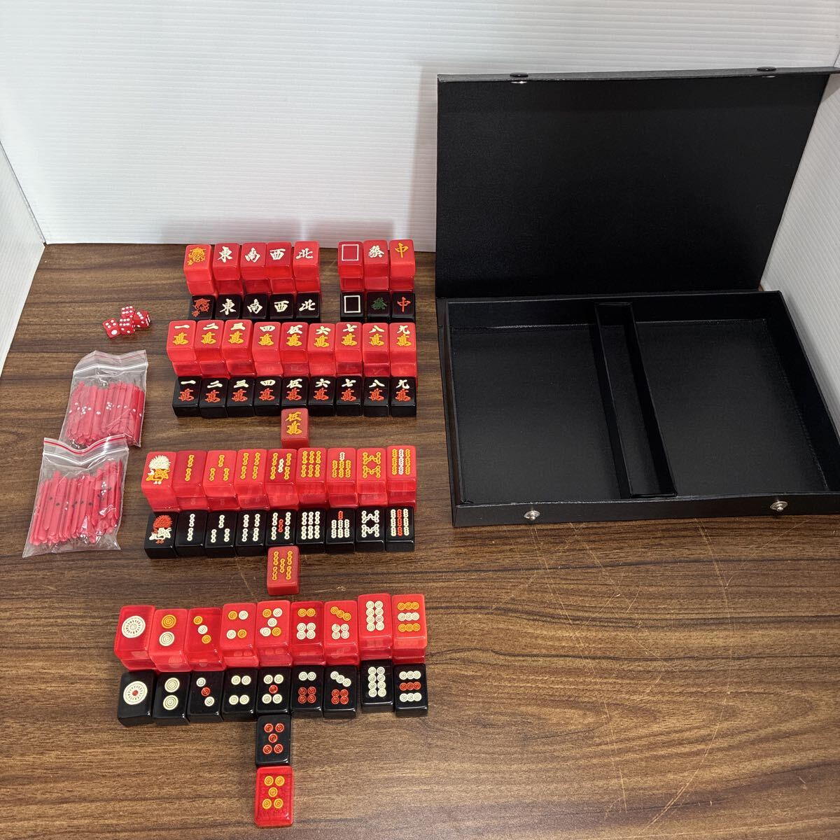 麻雀牌 中古 牌のみ 市川屋製三透牌 鷲巣麻雀牌 アカギの落札情報詳細