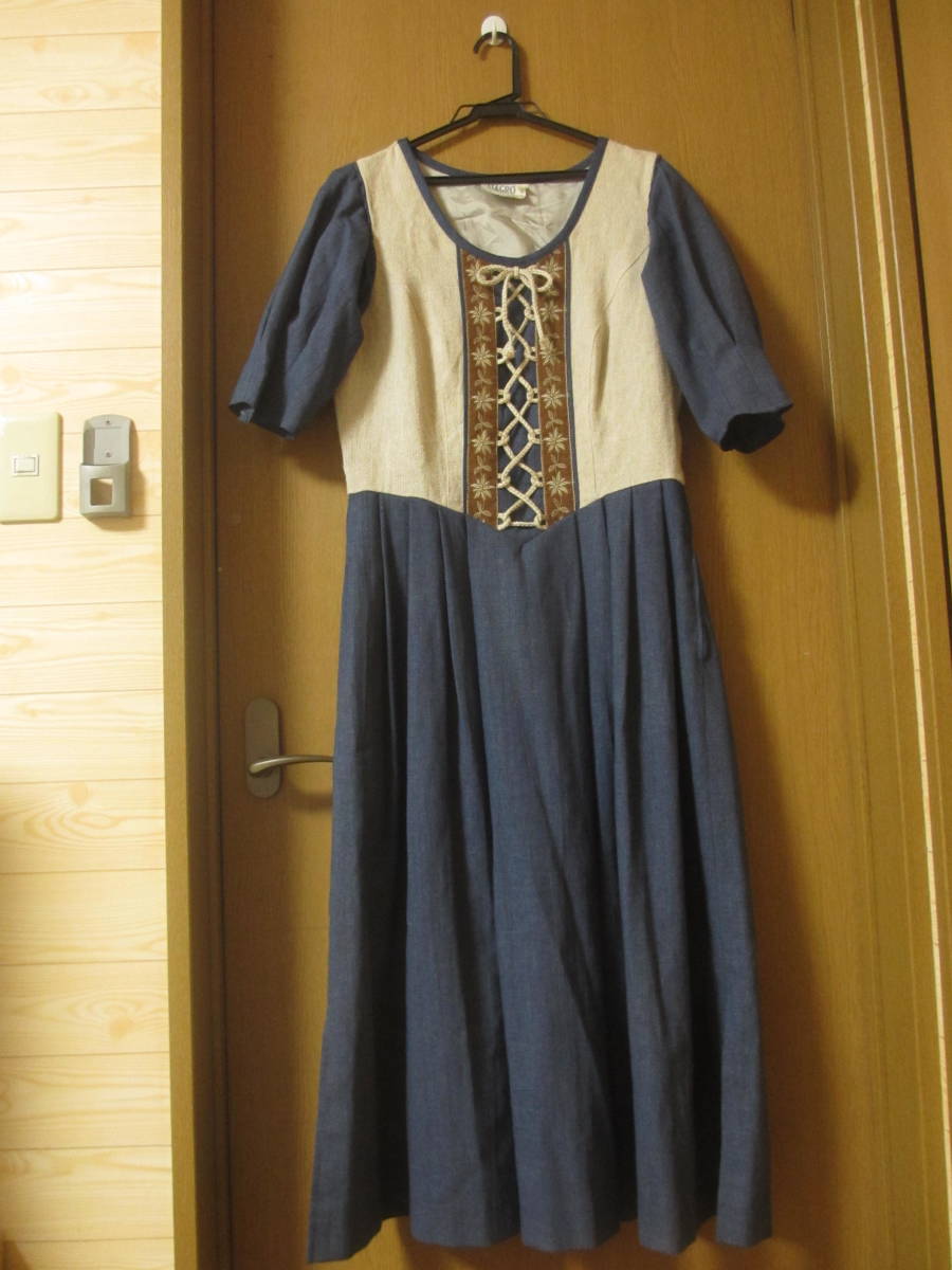 Hagro チロル デイアンドル エーデルワイス花刺繍編み上げワンピース 古着レトロクラシカルヴィンテージ の落札情報詳細 ヤフオク落札価格情報 オークフリー スマートフォン版