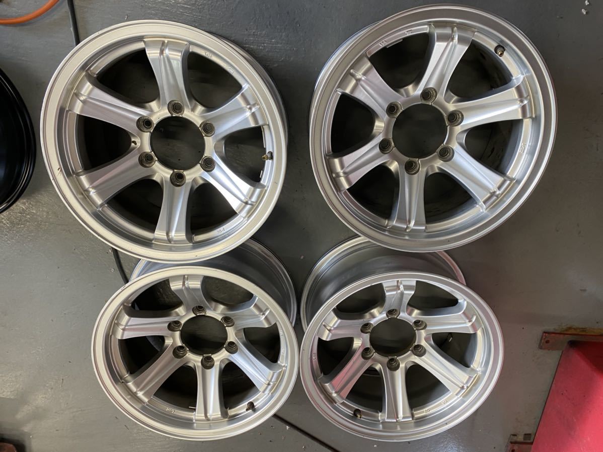 プラドハイラックスサーフkiller 16インチ8J +2 6穴