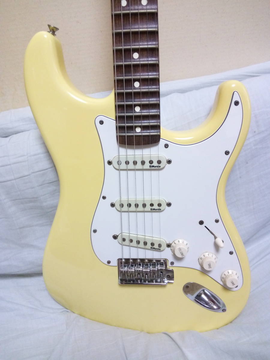 Fender USA Yngwie Malmsteen Stratocaster ローズ指板（型番YNGWIE ST