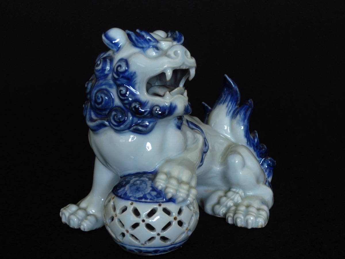 古美術 古平戸 平戸焼 染付 玉獅子 獅子 唐獅子 狛犬 縁起物 置物 共箱