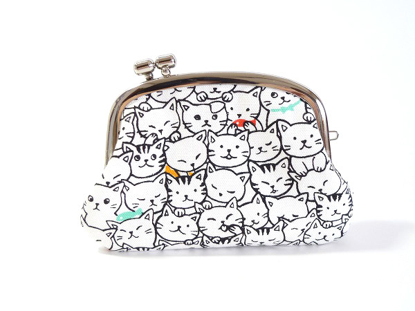 新品】がま口小銭入れ 猫たくさん コインケース 財布 ホワイト ネコ 