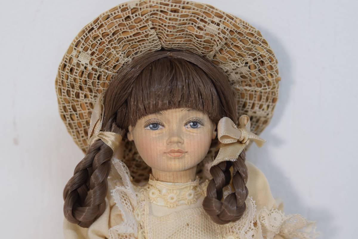 イタリア ウッドドール ドレス人形 Bambole E Bombunier Artistiche 花篭を持つ人形 の落札情報詳細 ヤフオク落札価格情報 オークフリー スマートフォン版