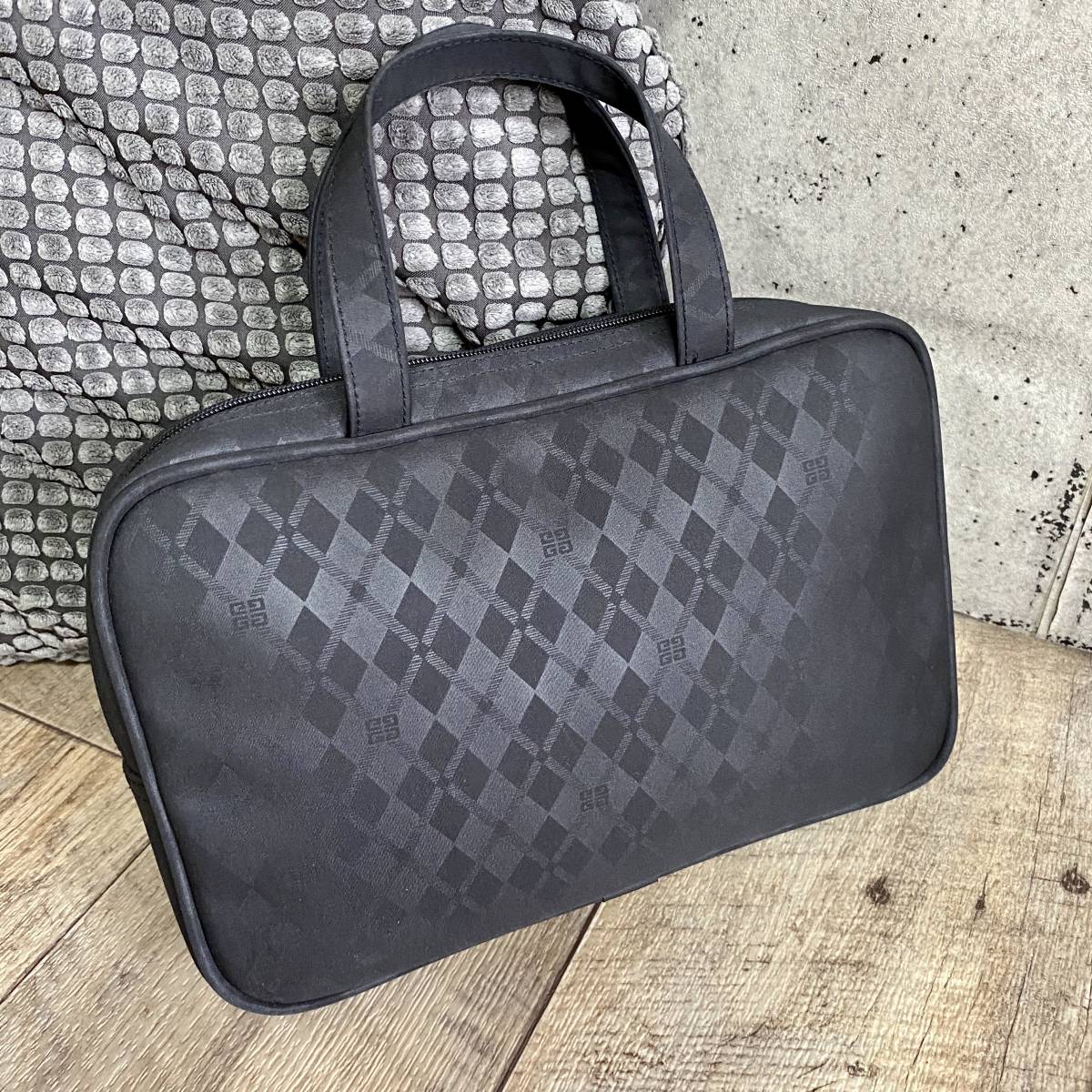 ☆美品☆GIVENCHY ミニボストンバッグ 本物☆美品 GIVENCHY ジバンシー