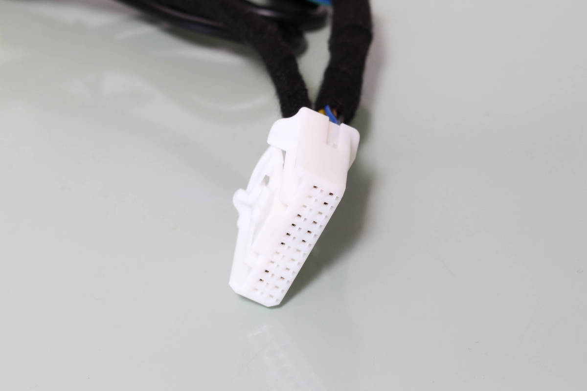 レヴォーグ 後期MFD 変換コネクタ