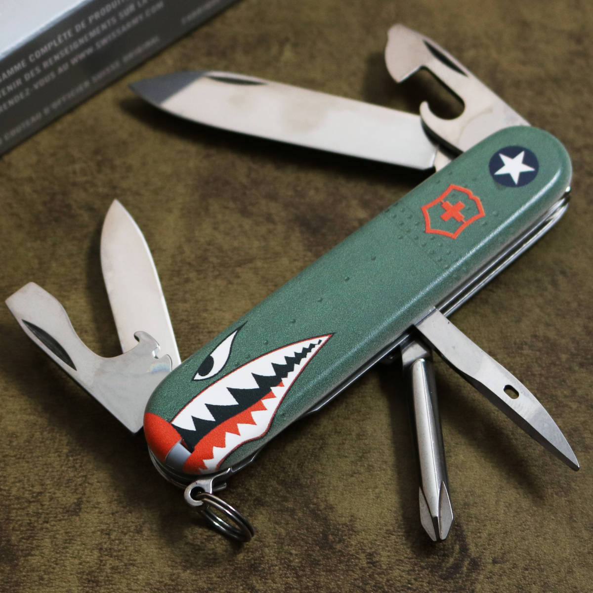新品 アメリカ限定 Victorinox Swiss Army Ww2 Warhawk シャークマウスペイントモデル ヴィクトリノックス ミリタリー ナイフ 未使用品 の落札情報詳細 ヤフオク落札価格情報 オークフリー スマートフォン版