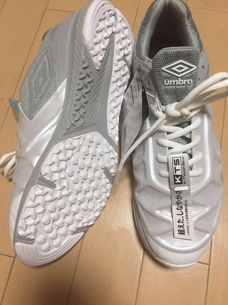 新品アンブロ サッカー⁄フットサルシューズ クロス TR プレミアⅡ