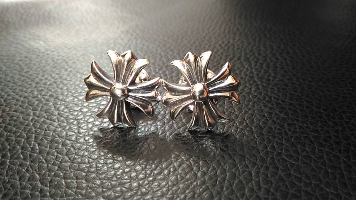 クロムハーツ ピンバッチ フローラルクロス（Chrome Hearts