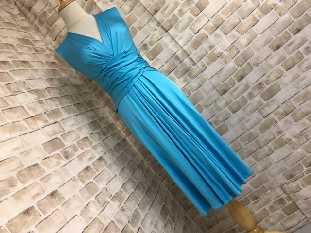 B Issa London イッサロンドン 衣装 ワンピース シルク ブルー Uk4 の落札情報詳細 ヤフオク落札価格情報 オークフリー スマートフォン版