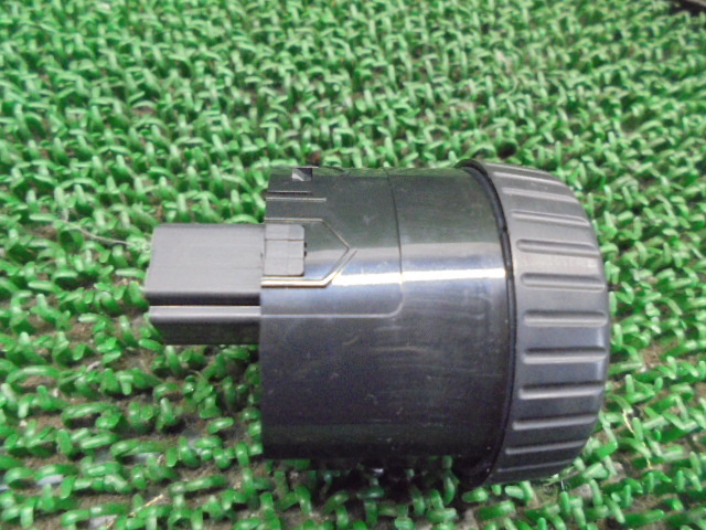 7do4571ab4 2 日産 エクストレイル T31 Nt31 後期型 純正2wd 4wd切り替えスイッチ の落札情報詳細 ヤフオク落札価格情報 オークフリー スマートフォン版