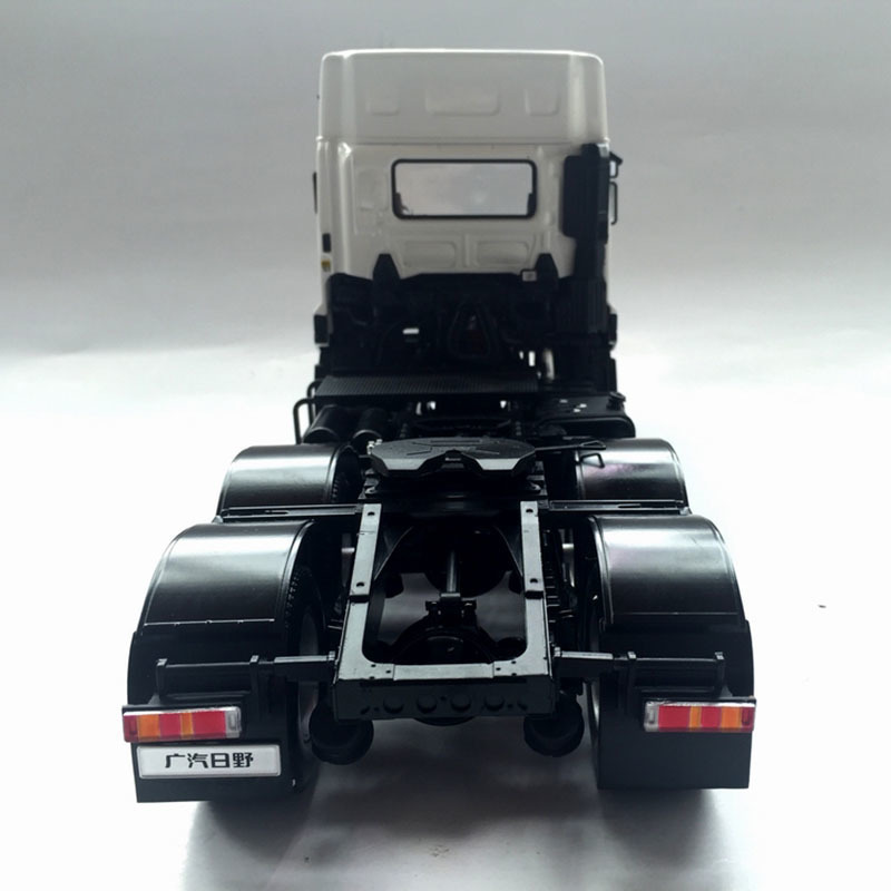 新品】厳選 HINOグランドプロフィア 1/24 日野 700 トレーラーヘッド