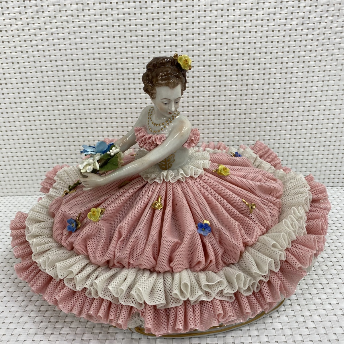 リヤドロ6323 STAGE PRESENCE バレリーナ 陶器 フィギュリン リヤドロ6323 STAGE PRESENCE バレリーナ 陶器 フィギュリン