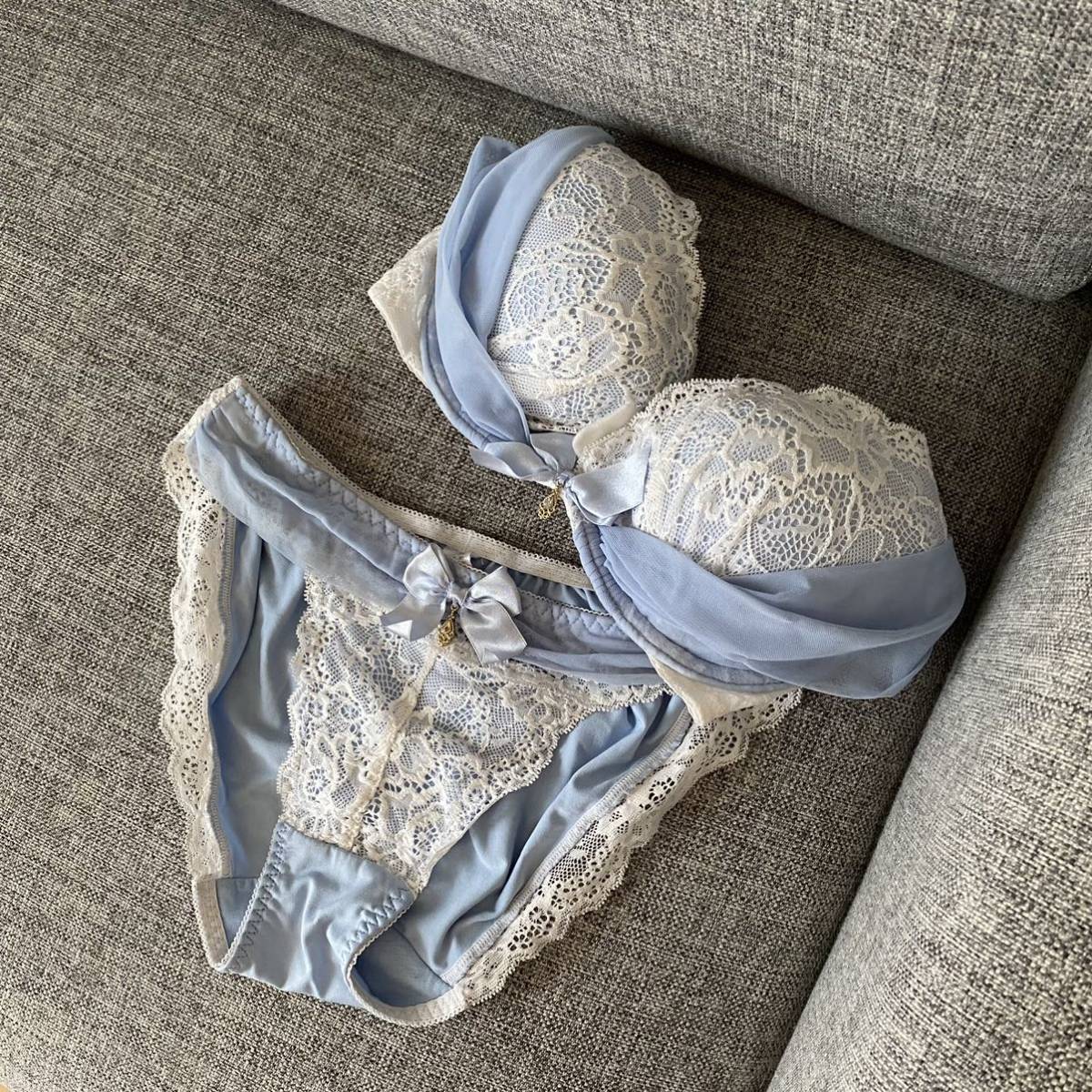 ol　下着 未使用】えみ(28) OL 水色 シフォン レース 可愛い ブラ&ショーツセット お気に入り 下着 ECO タンス整理品 難あり ジャンク品  クリーニング済の落札情報詳細 - Yahoo!オークション落札価格検索 オークフリー