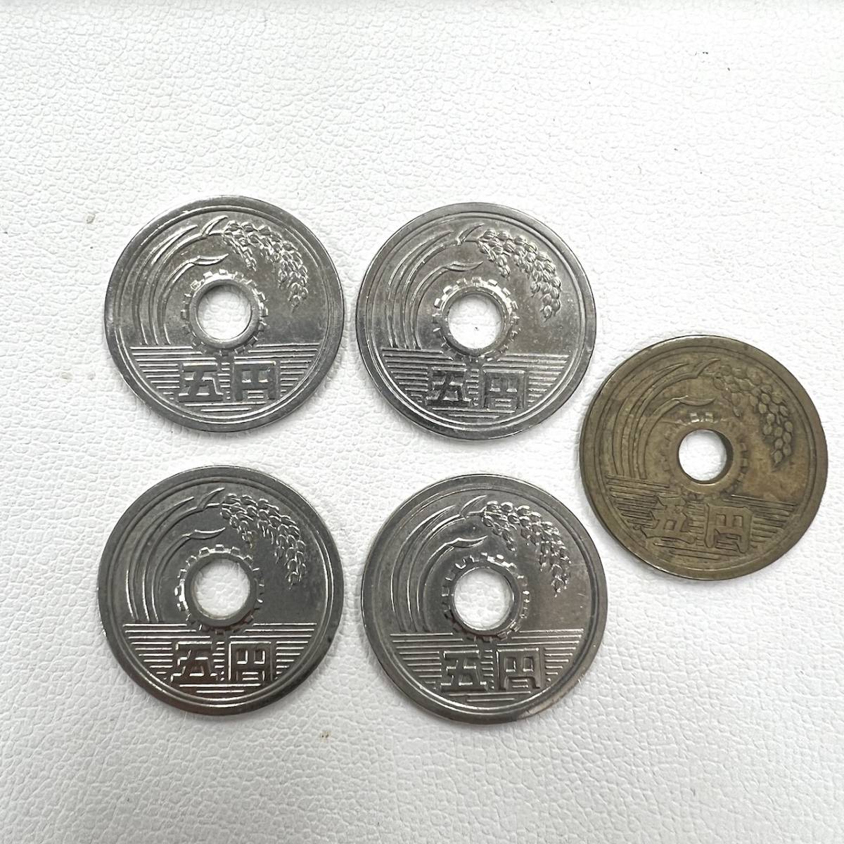 傷や汚れあり】【◇Ki1267】 現行硬貨 4枚セット 銀色 五円玉 エラーコイン 昭和47年 48年 53年 55年 蔵出し品の落札情報詳細 -  Yahoo!オークション落札価格検索 オークフリー