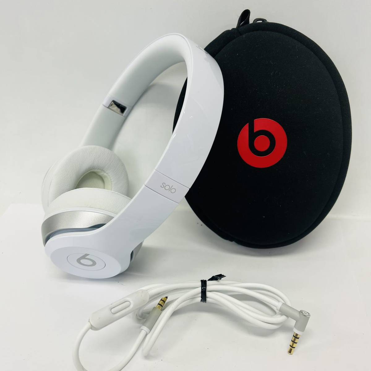Beats by Dr.Dre Solo2 密閉型 ホワイト MH8X2PA Beats by Dr.Dre Solo2 密閉型 ホワイト MH8X2PA