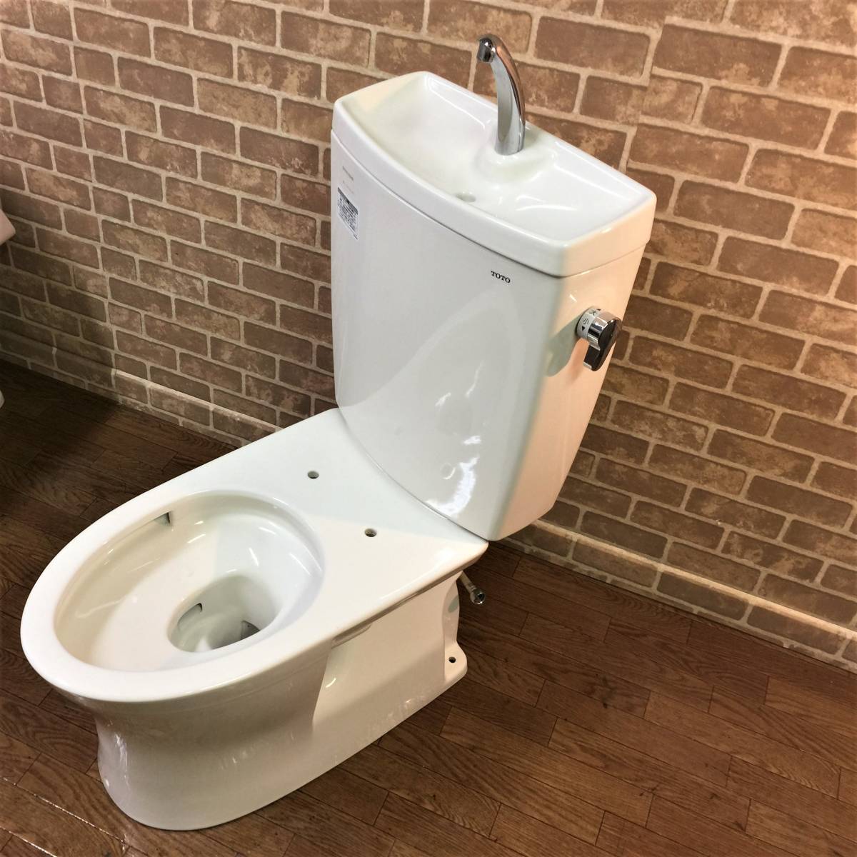 傷や汚れあり】【美品】TOTO トイレ便器(床下排水)☆洋式便器「CS220BM