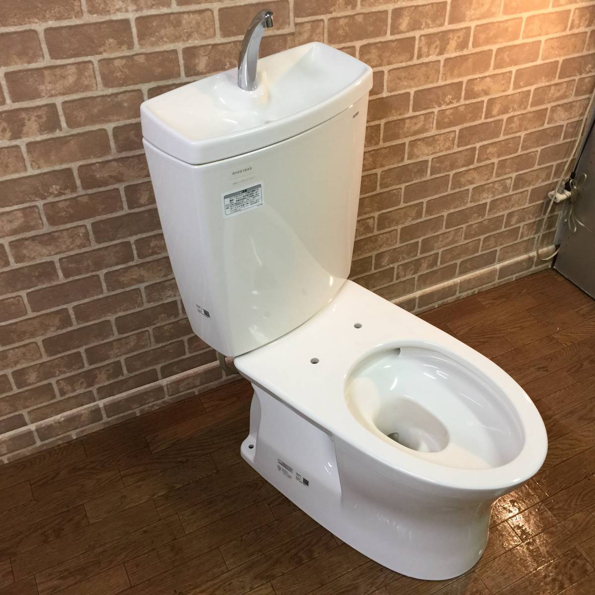 傷や汚れあり】【美品】TOTO トイレ便器(床下排水)☆洋式便器「CS220BM