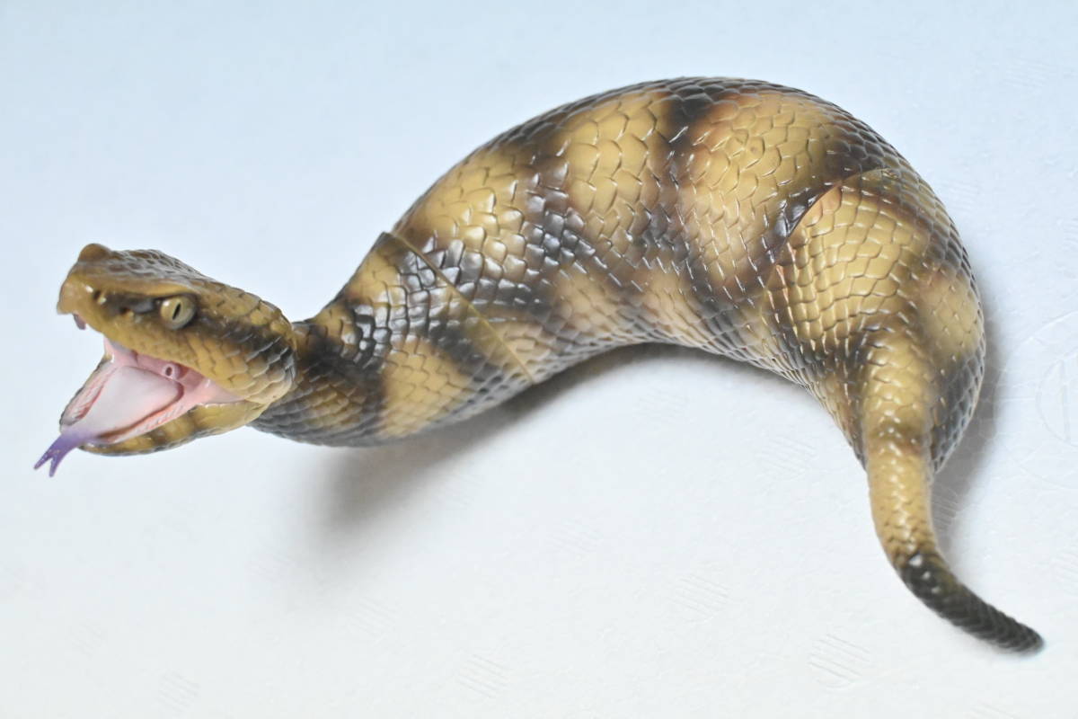 ☆ツチノコ☆海洋堂・KAIYODO・ソフビトイボックス・白ツチノコ