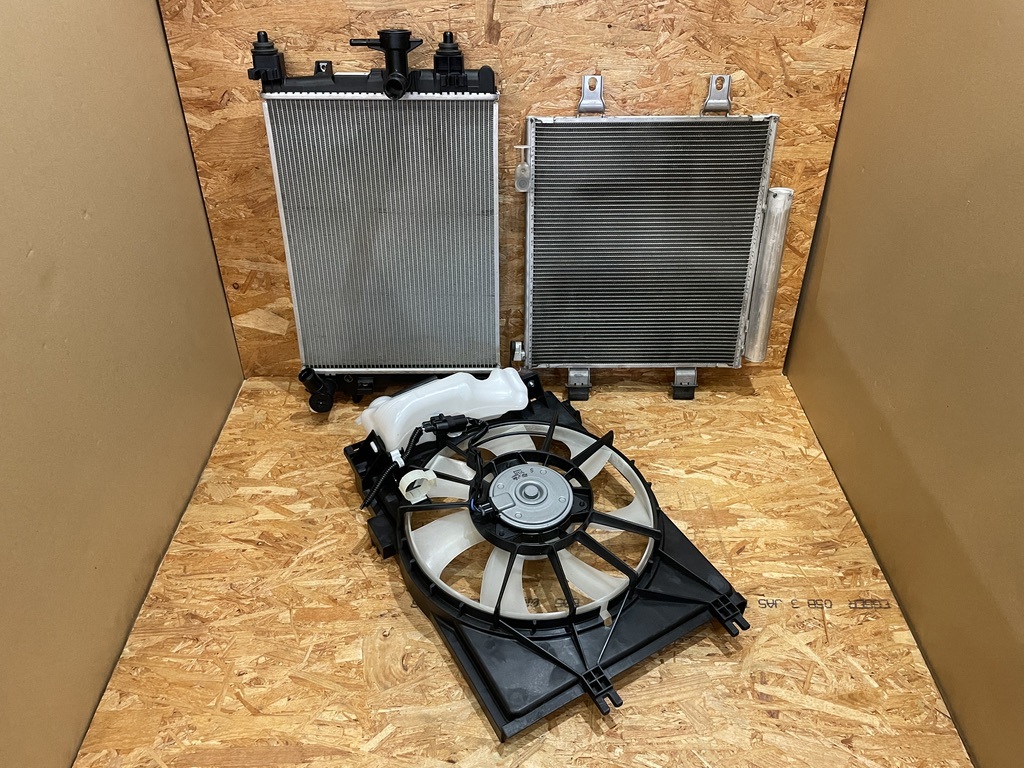 LA350S　ミライース　ラジエーター・コンデンサー・ファンセット LA350S LA360Ｓミライースラジエーター・コンデンサー・ファン付