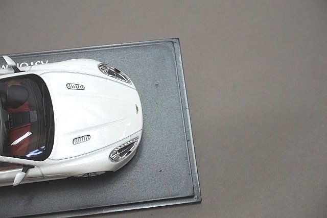 Aston Martin DB9 Kyosho 1/43 - 2004 Stratus White - Coffret D'origine