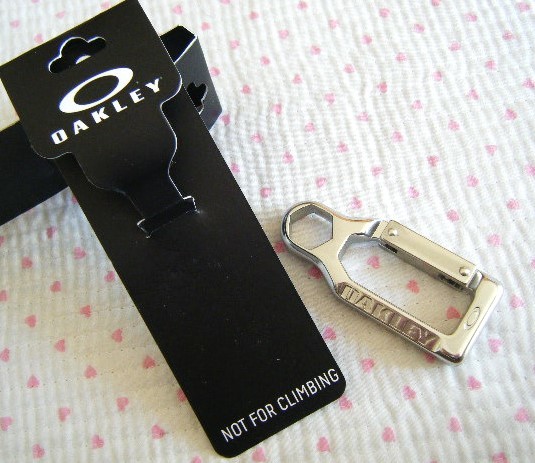 未使用】オークリー OAKLEY ESSENTIAL KEY CARABINER アルミニウム製