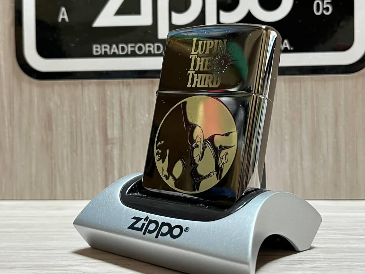 未使用】大量出品中!!【希少】レア 未使用 2002年製 Zippo 