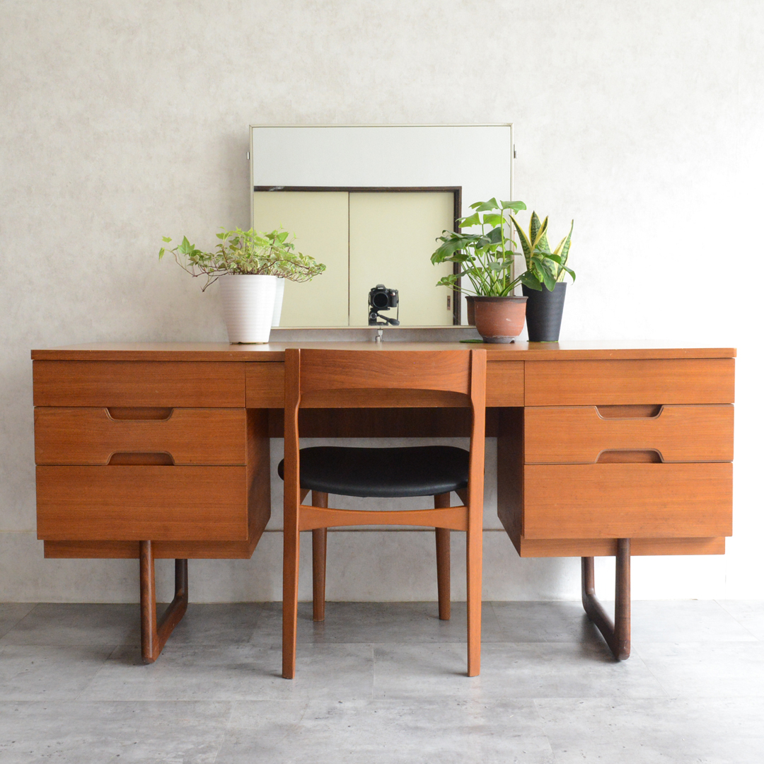 北欧スタイルヴィンテージサイドボードドレッサーイギリス